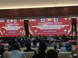 Ketua KPU Jakarta Nangis Tutup Rekapitulasi Hasil Pilgub