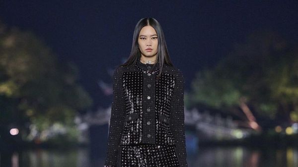 10 Koleksi Chanel Metiers Dart 2024/2025, Busana Terinspirasi Budaya China