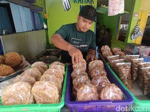 Gurih Renyah! Peyek Yutuk Khas Cilacap yang Dibuat dari Kecoa Laut Gurih Renyah! Peyek Yutuk Khas Cilacap yang Dibuat dari Kecoa Laut