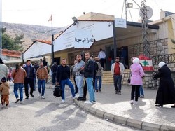 Warga Suriah Antre di Perbatasan untuk Pulang Usai Rezim Assad Tumbang