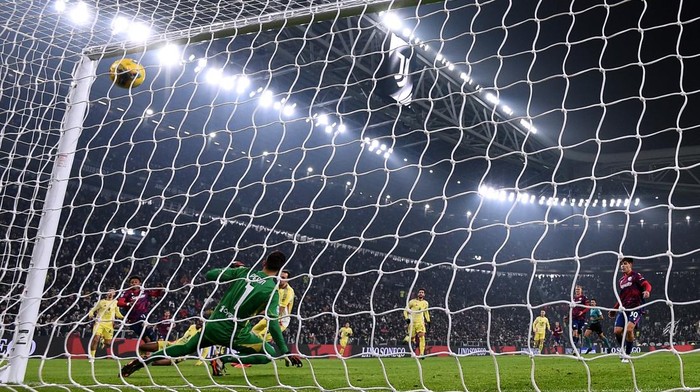 TURIN, ITALY - DECEMBER 07: Dan Ndoye of Bologna scores goal during the Serie A match between Juventus and Bologna at Allianz Stadium on December 07, 2024 in Turin, Italy. (Photo by Image Photo Agency/Getty Images)