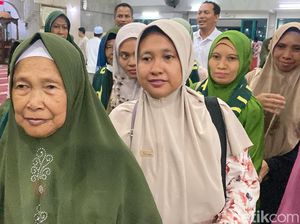 97 Warga Tembalang Semarang Umrah Bareng, Nabung Mulai Rp 50 Ribu Sejak 2017