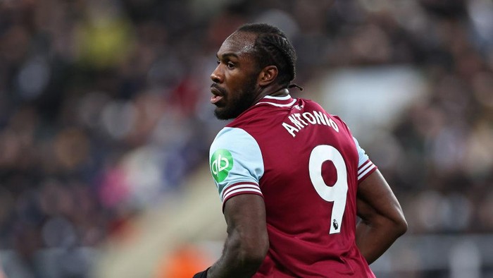NEWCASTLE UPON TYNE, ENGLAND - NOVEMBER 25:  Michail Antonio of West Ham United during the Premier League match between Newcastle United FC and West Ham United FC at St James Park on November 25, 2024 in Newcastle upon Tyne, England. (Photo by Robbie Jay Barratt - AMA/Getty Images)