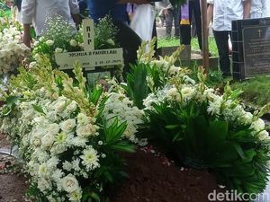 Video: Ketegaran Keluarga Lepas Joshua Pandelaki ke Peristirahatan Terakhir Video: Ketegaran Keluarga Lepas Joshua Pandelaki ke Peristirahatan Terakhir