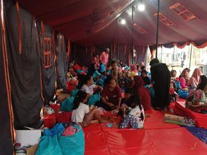 9 Desa di Rejoso Pasuruan Masih Banjir, Warga Pilih Mengungsi 9 Desa di Rejoso Pasuruan Masih Banjir, Warga Pilih Mengungsi