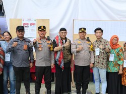 Momen Kapolresta Balikpapan Pantau Sidang Pleno PPK Pasca Pilkada 2024
