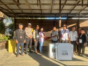 Pengamanan Pergeseran Logistik Pilkada 2024 Kampung Betung Berjalan Aman