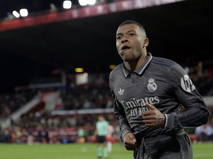 Soccer Football - LaLiga - Girona v Real Madrid - Estadi Montilivi, Girona, Spain - December 7, 2024 Real Madrid's Kylian Mbappe celebrates scoring their third goal REUTERS/Jon Nazca