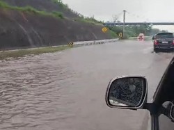 Tol Pandaan-Malang Km 67 Sempat Terendam Banjir, Lalu Lintas Mengular