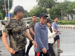 Video Pramono dan Putrinya Jogging Sembari Sapa Warga di CFD Senayan
