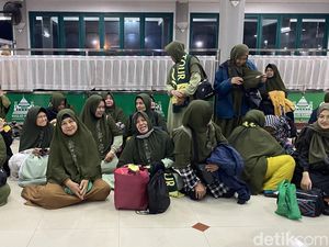 Kompak Banget! 97 Warga di Tembalang Semarang Umrah Bareng