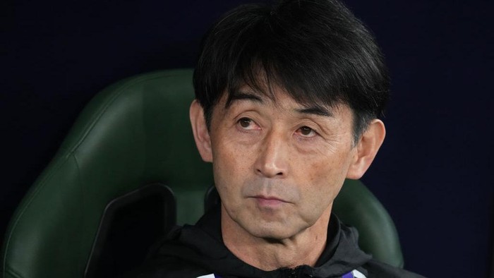 AL RAYYAN, QATAR - JANUARY 25: Thailand head coach Masatada Ishii looks on prior to the AFC Asian Cup Group F match between Saudi Arabia and Thailand at Education City Stadium on January 25, 2024 in Al Rayyan, Qatar. (Photo by Etsuo Hara/Getty Images)