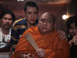 Horor Komedi Thailand 404 Run Run: Agen Properti Rebutan Hotel dengan Hantu Horor Komedi Thailand 404 Run Run: Agen Properti Rebutan Hotel dengan Hantu