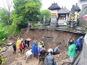 Tragedi 2 Buruh Tewas Terkubur Longsor di Lubang Galian Ubud