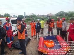 2 Pekerja Pasang Sensor Banjir Tersetrum, 1 Orang Tewas Tercebur ke Ciliwung