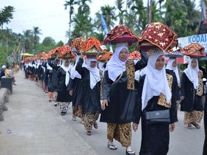 Festival Alek Mandeh Jadi Perayaan Menghidupkan Tradisi Matrilineal Festival Alek Mandeh Jadi Perayaan Menghidupkan Tradisi Matrilineal