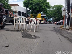 Bekas Galian PDAM Bikin Pengendara di Kota Malang Jatuh