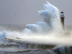 Waspada Potensi Gelombang Tinggi 2,5 Meter di Perairan Sekitar Sulsel, Ini Daftar Wilayah Terdampak
