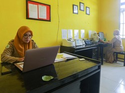 Dulu Lewat Jalan Rusak, Kirim Laporan di Puksesmas Wawonii Kini Online