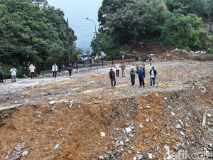 Usai Ditertibkan, Pedagang Bermotor Masih Bermunculan di Puncak Bogor Usai Ditertibkan, Pedagang Bermotor Masih Bermunculan di Puncak Bogor