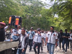 Perusahaan Tutup Jalan Bikin Nelayan Tak Bisa Melaut, Mahasiswa-Warga Demo