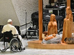 Jelang Natal, Vatikan Pamerkan Patung Bayi Yesus di Atas Keffiyeh Palestina