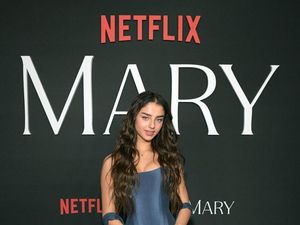 Foto: Aktris Israel Jadi Kontroversi Setelah Perankan Bunda Maria