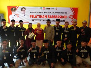 Pemkab Kediri Siapkan Bekal Keterampilan Santri Melalui Pelatihan Kerja Pemkab Kediri Siapkan Bekal Keterampilan Santri Melalui Pelatihan Kerja