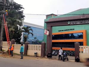 PLN Pulihkan Aliran Listrik Terdampak Bencana di Sukabumi