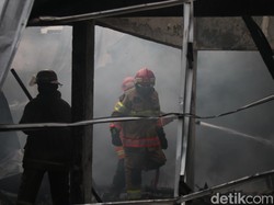 Polisi Pastikan Tak Ada Korban dalam Kebakaran Toko Perabotan di Sleman