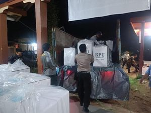 Pergeseran Logistik Pilkada di Polsek Long Kali Paser Berjalan Lancar