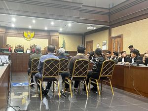 3 Petinggi Smelter Swasta Dituntut 6-14 Tahun Bui di Kasus Korupsi Timah
