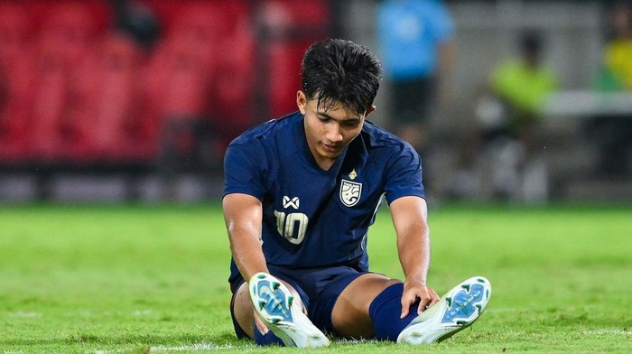 PATHUM THANI, THAILAND - NOVEMBER 14: Suphanat Mueanta during the international friendly match between Thailand and Lebanon at Thammasat Stadium on November 14, 2024 in Pathum Thani, Thailand. (Photo by Apinya Rittipo/Getty Images)