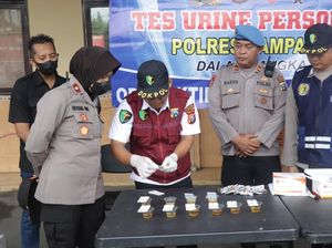 10 Personel Unit Jantanras Polres Sampang Dites Urine, Ini Hasilnya
