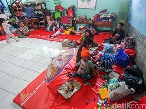 Warga Terdampak Tanah Bergerak di Sukabumi Masih Mengungsi