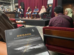 Angkat Standar Perfilman Nasional Lewat Buku Desain Sinematografi Angkat Standar Perfilman Nasional Lewat Buku Desain Sinematografi