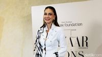 Foto: Adu Gaya Artis Berkebaya di Karpet Merah, Luna Maya Pamer Kaki Jenjang