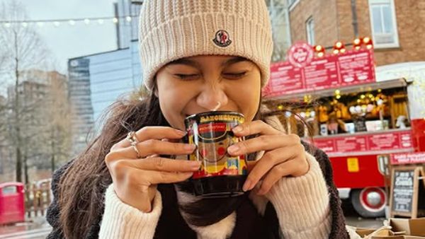 Azizah Salsha Jajan di Korea hingga Ngopi di Inggris