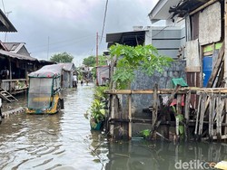Banjir Setinggi Betis Terjang Panakkukang Makassar, Warga Evakuasi Kendaraan