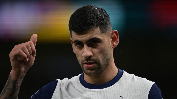 LONDON, ENGLAND - DECEMBER 8: Cristian Romero of Tottenham Hotspur FC during the Premier League match between Tottenham Hotspur FC and Chelsea FC at Tottenham Hotspur Stadium on December 8, 2024 in London, England. (Photo by Sebastian Frej/MB Media/Getty Images)