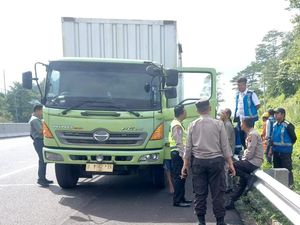 Begini Kondisi Sopir Truk Saat Ditemukan Tewas Gantung Diri di Tol Semarang