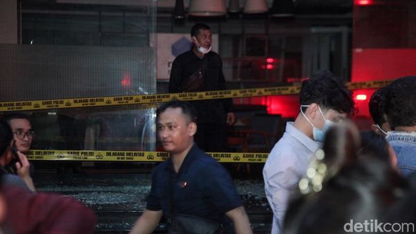 Gedung TKP Ledakan di Bulungan Jaksel Digaris Polisi