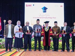 Hadiri Wisuda Umbara, HNW: Semoga Kiprah Muhammadiyah Semakin Mengglobal