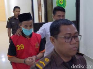 Sidang Perdana, Kiai Trenggalek Hamili Santriwati Didakwa 5 Pasal Sidang Perdana, Kiai Trenggalek Hamili Santriwati Didakwa 5 Pasal