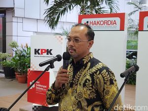 KPK Geledah Sejumlah Kantor Dinas Terkait OTT Eks Pj Walkot Pekanbaru KPK Geledah Sejumlah Kantor Dinas Terkait OTT Eks Pj Walkot Pekanbaru