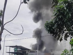 Kebakaran di Kemayoran Jakpus, Asap Hitam Membubung Tinggi