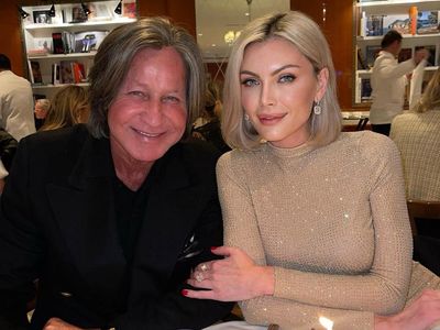 8 Potret Cantik Pacar Ayah Bella Hadid, Model Rusia yang Lebih Muda 35 Tahun