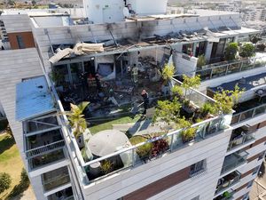 Kerusakan Akibat Drone Meledak di Gedung Israel