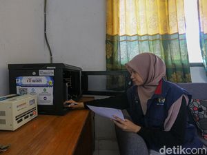 Layanan di Kantor Camat Wawonii Serba Sat-set Lewat WA Layanan di Kantor Camat Wawonii Serba Sat-set Lewat WA