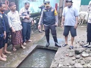 Nahas Bocah Perempuan 8 Tahun di Makassar Tewas Terseret Arus Drainase Nahas Bocah Perempuan 8 Tahun di Makassar Tewas Terseret Arus Drainase